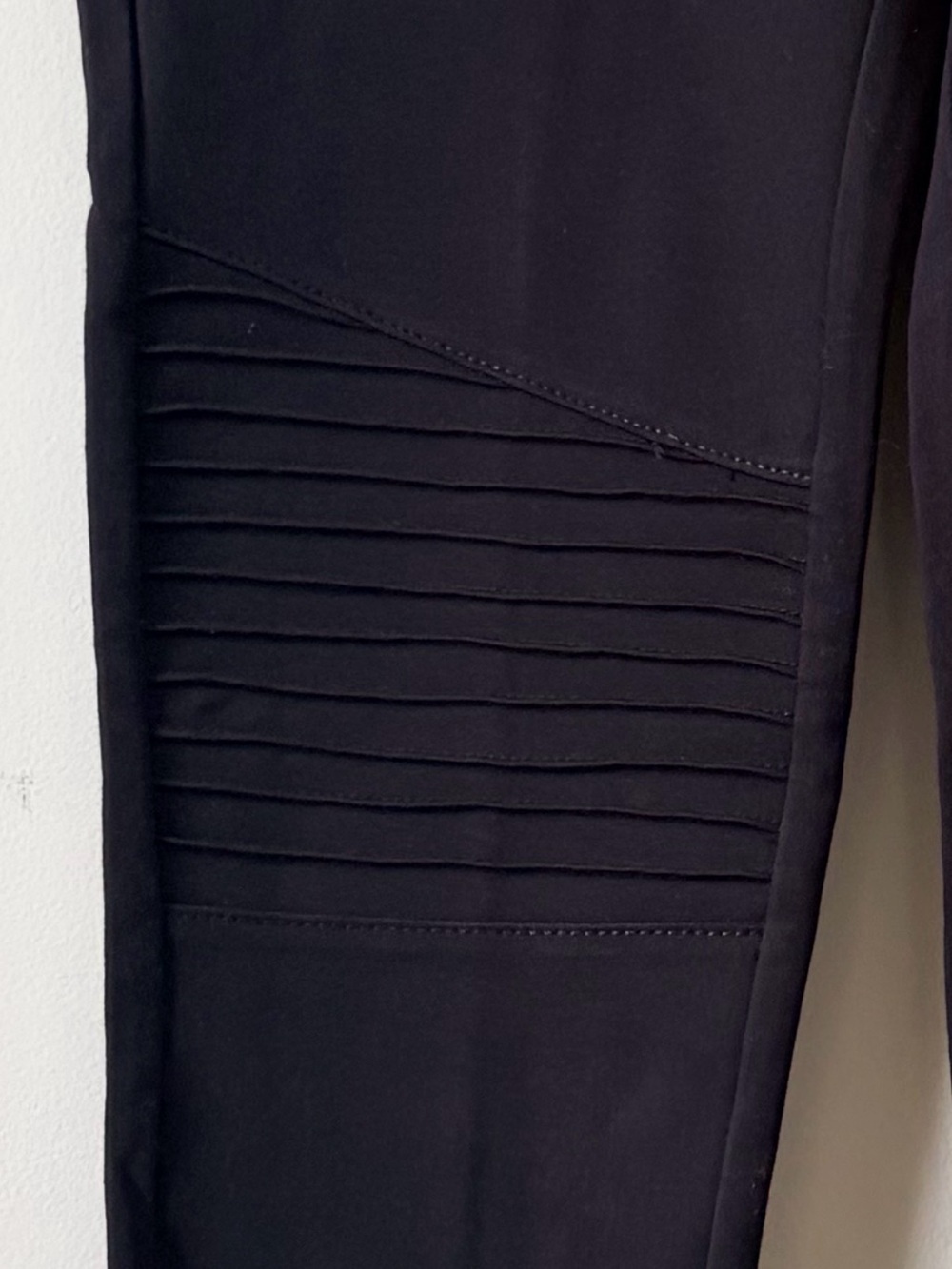 Parasuco Black Moto Detail Ponte Leggings - Picture 4 of 4